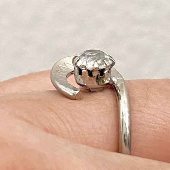 Silver-tone Clear CZ Stone Swirl Ring Size 6 - Picture 10 of 15